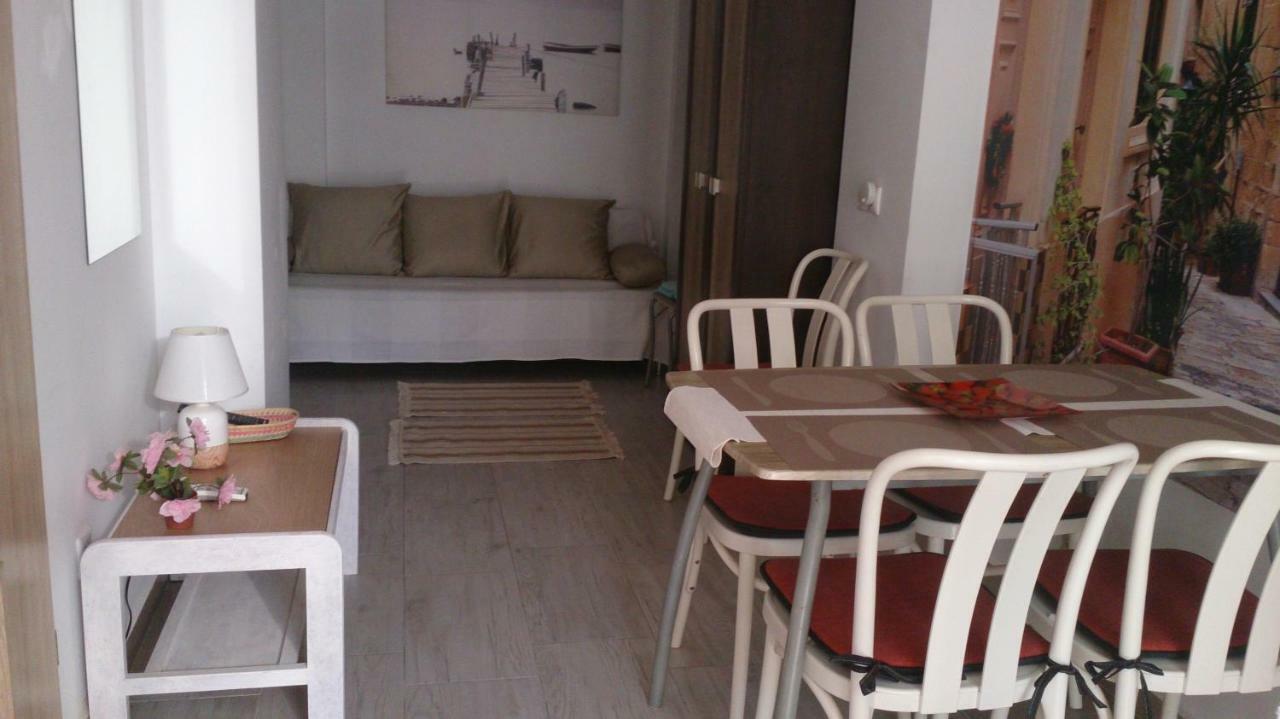 Madamme Curie Apartment ตอร์เรเวียคา ภายนอก รูปภาพ